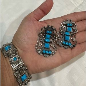 Silver and turquoise stones bracelet and earrings